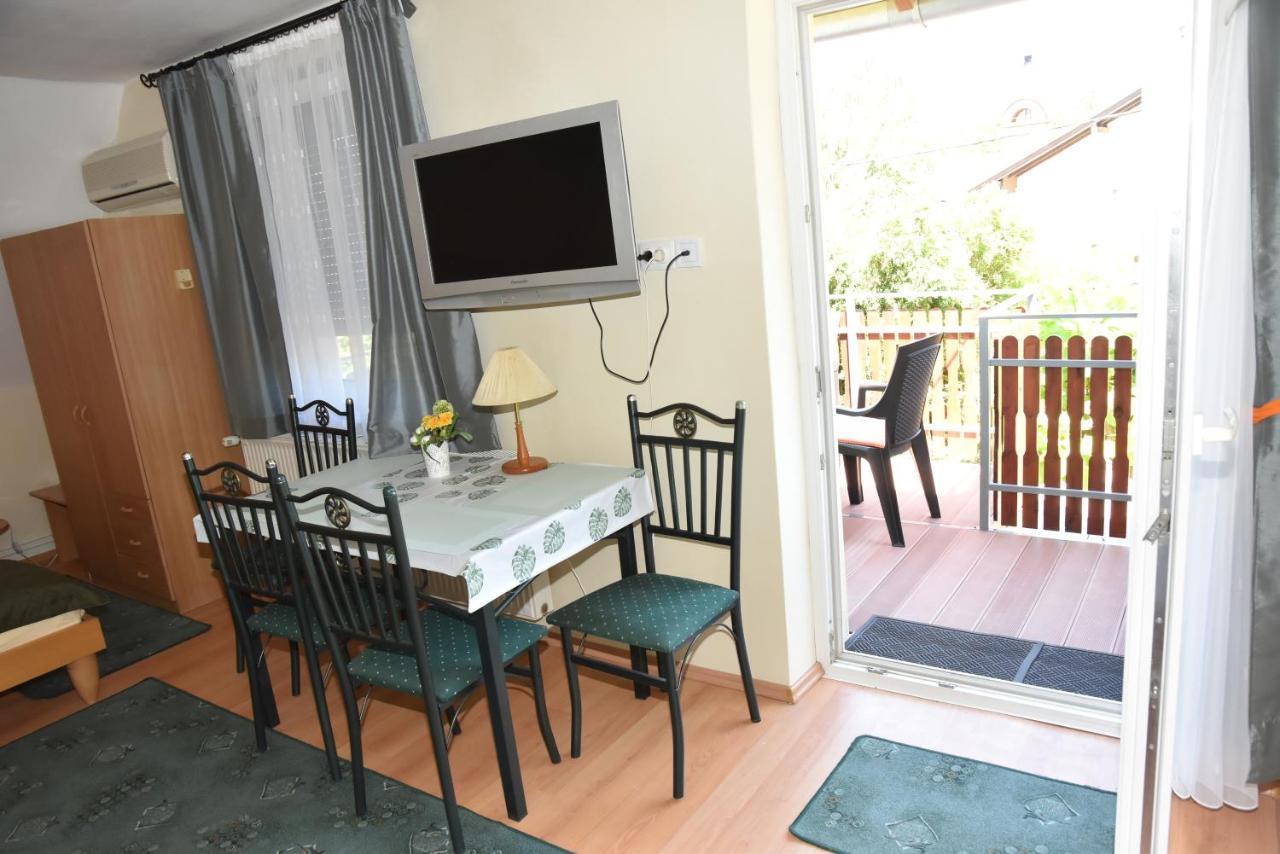 Gyenesi Virag Apartman Gyenesdiás Rum bild